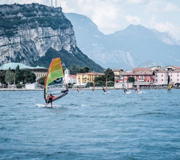 villa-alberta-torbole-garda-activity-surf-02